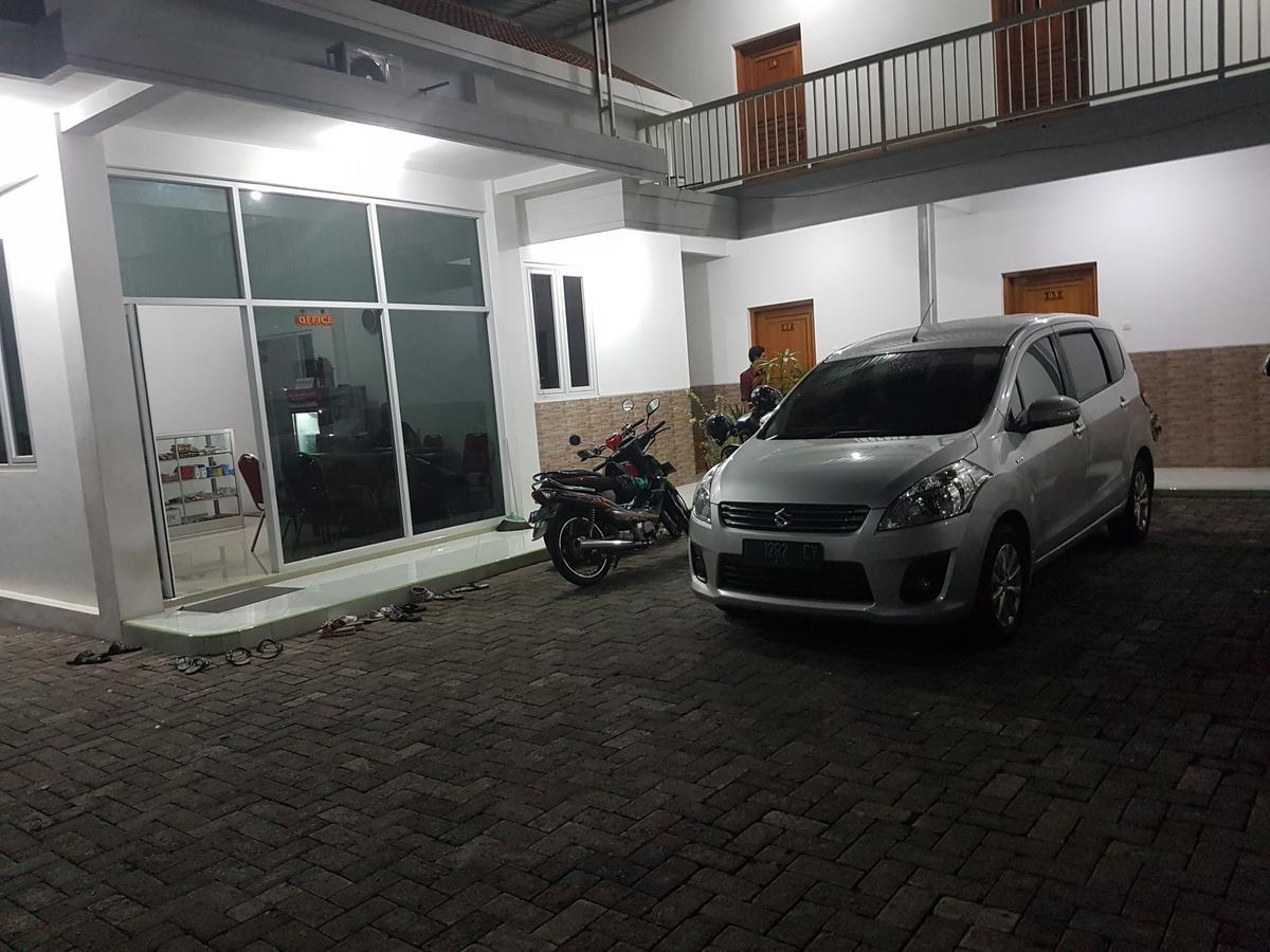 Homestay Suyoso Probolinggo Exterior foto